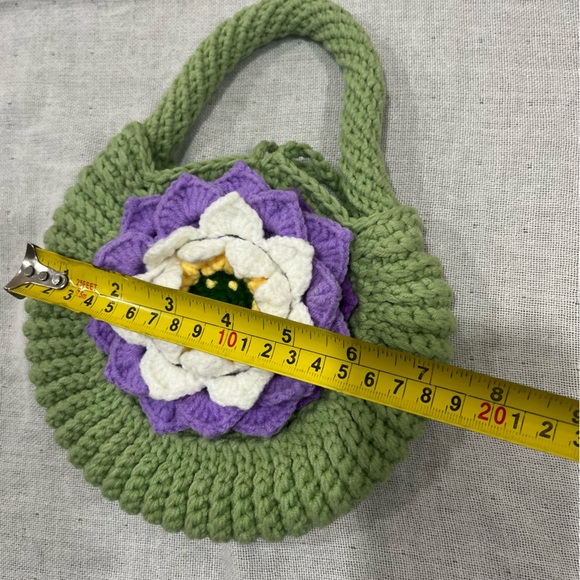 Handcrafted Green Floral Knit Bag - Picture 7 of 11